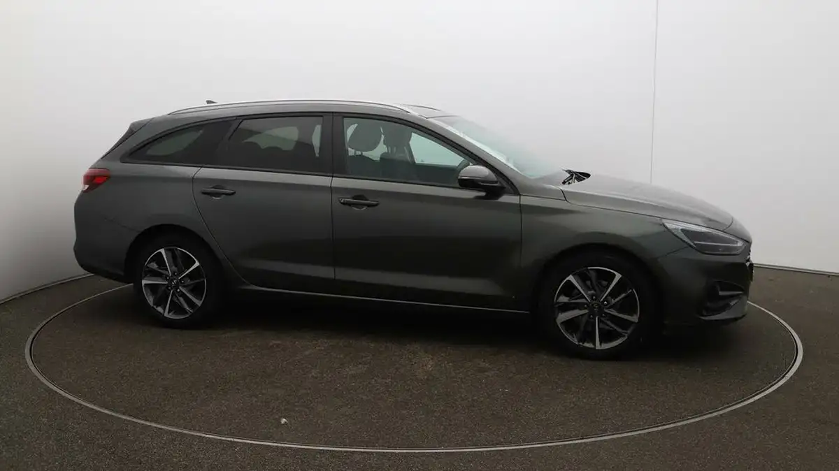 2022-hyundai-i30-10-t-gdi-premium-tourer-big-38