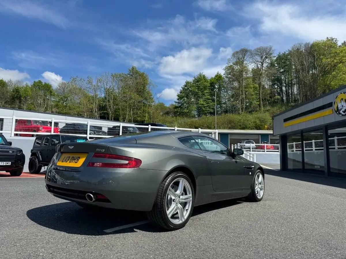 2007-aston-martin-db9-59-big-4