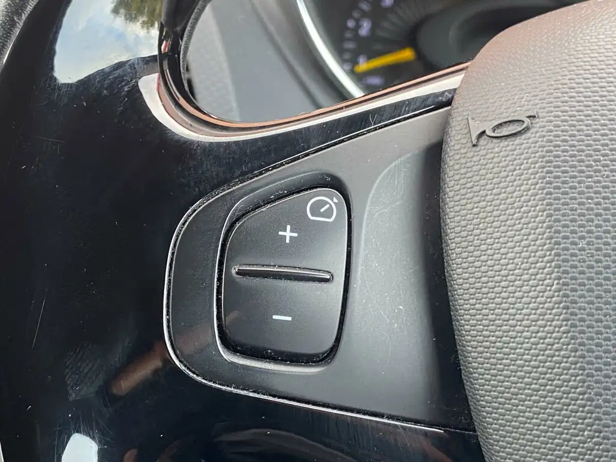 2014-renault-captur-15dci-dynamique-s-90bhp-ss-big-39