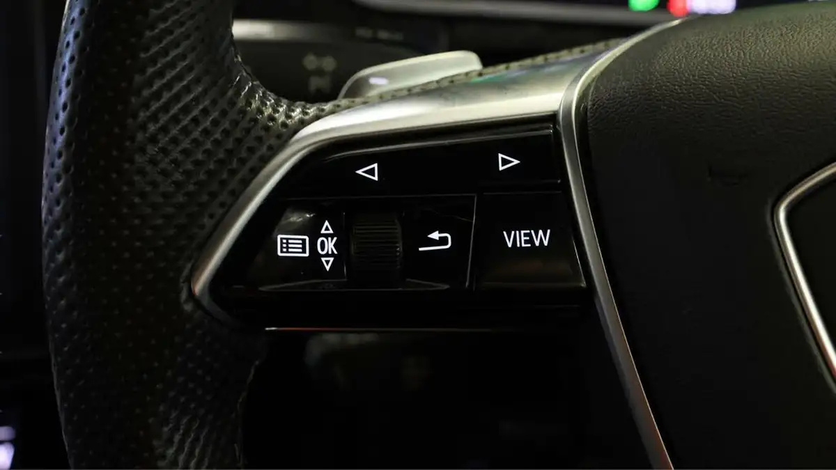 2021-audi-e-tron-50e-s-line-sportback-big-22