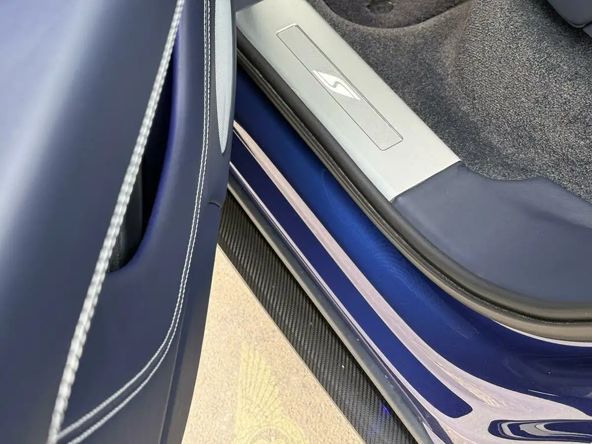 2022-bentley-bentayga-40-v8-big-28