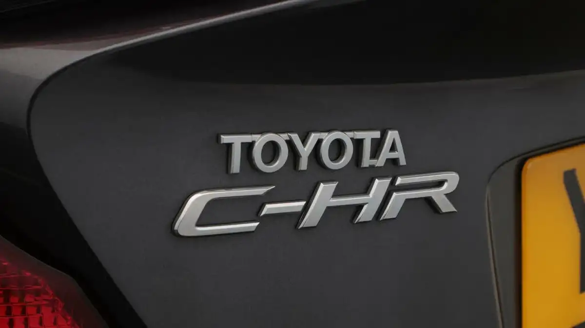 2022-toyota-c-hr-18-vvt-i-design-big-21