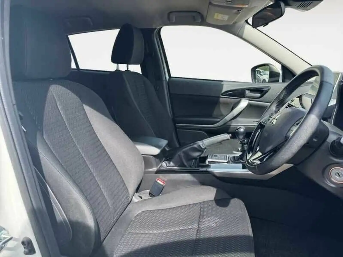 2018-mitsubishi-eclipse-cross-15-2-big-3