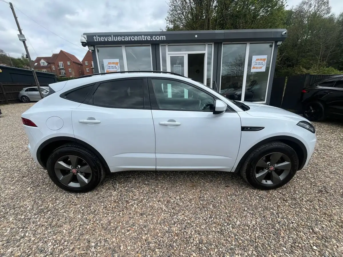 2018-jaguar-e-pace-20-i4d-r-dynamic-s-150ps-awd-ss-auto-big-3