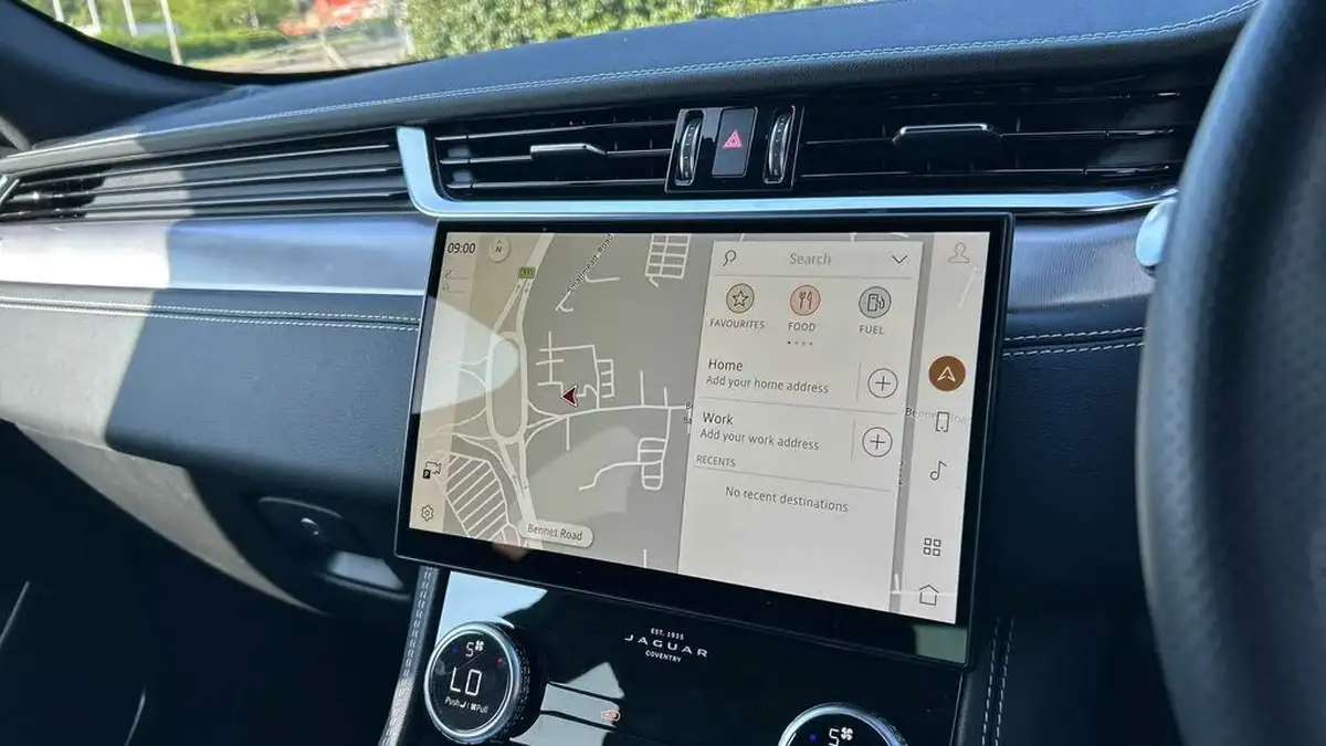 2022-jaguar-f-pace-20-d200-r-dynamic-s-big-10