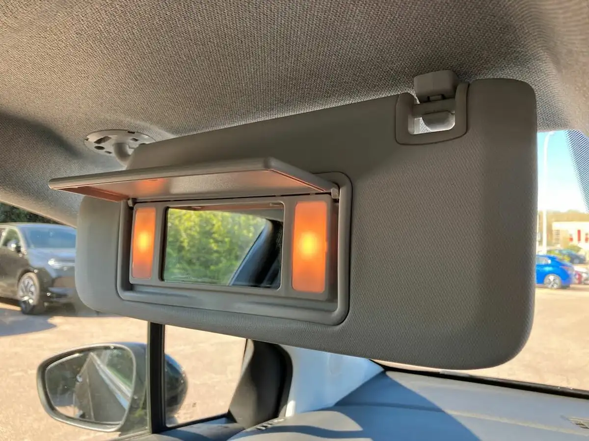2022-vauxhall-crossland-12-elite-edition-130ps-auto-big-36
