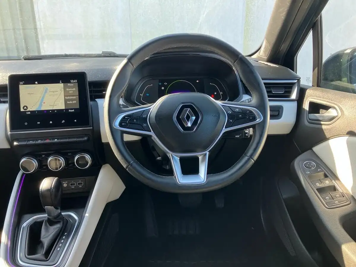 2022-renault-clio-16-techno-big-14