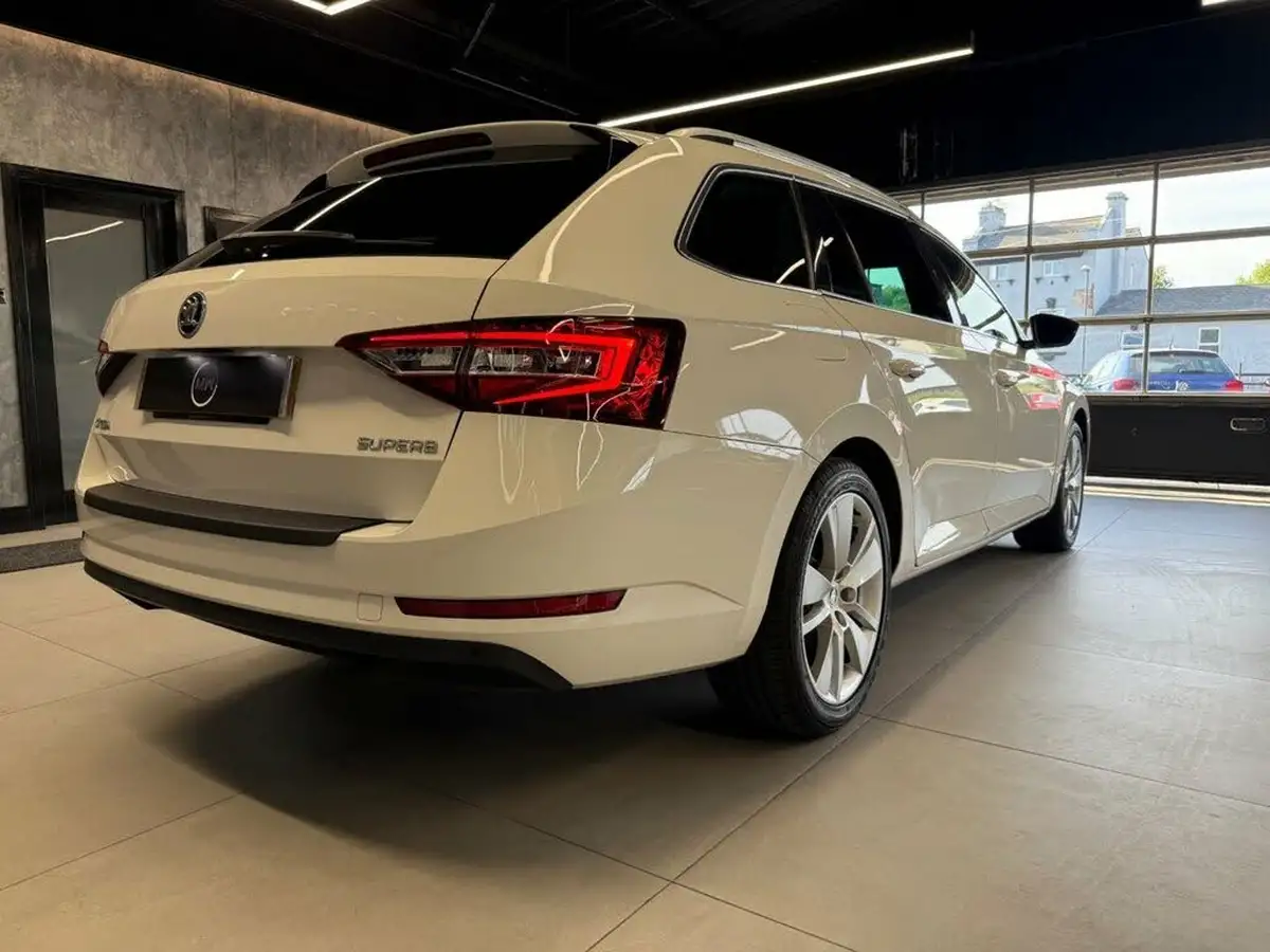 2018-skoda-superb-20tdi-scr-se-l-executive-150ps-estate-dsg-big-6