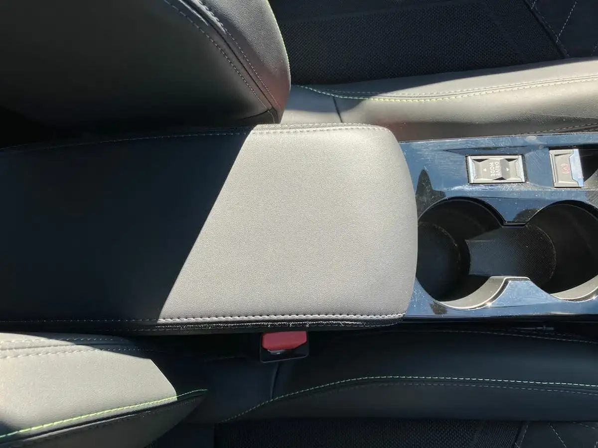 2023-peugeot-208-e-gt-premium-big-35
