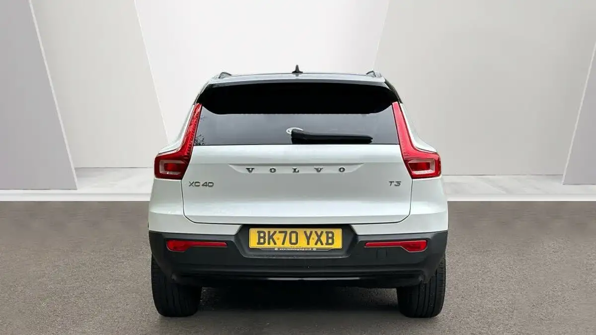 2020-volvo-xc40-15-t3-r-design-big-6