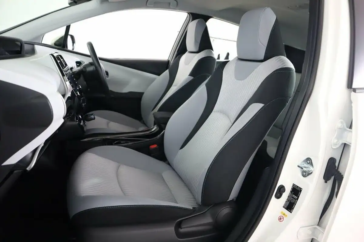 2021-toyota-prius-18-vvt-i-active-big-44