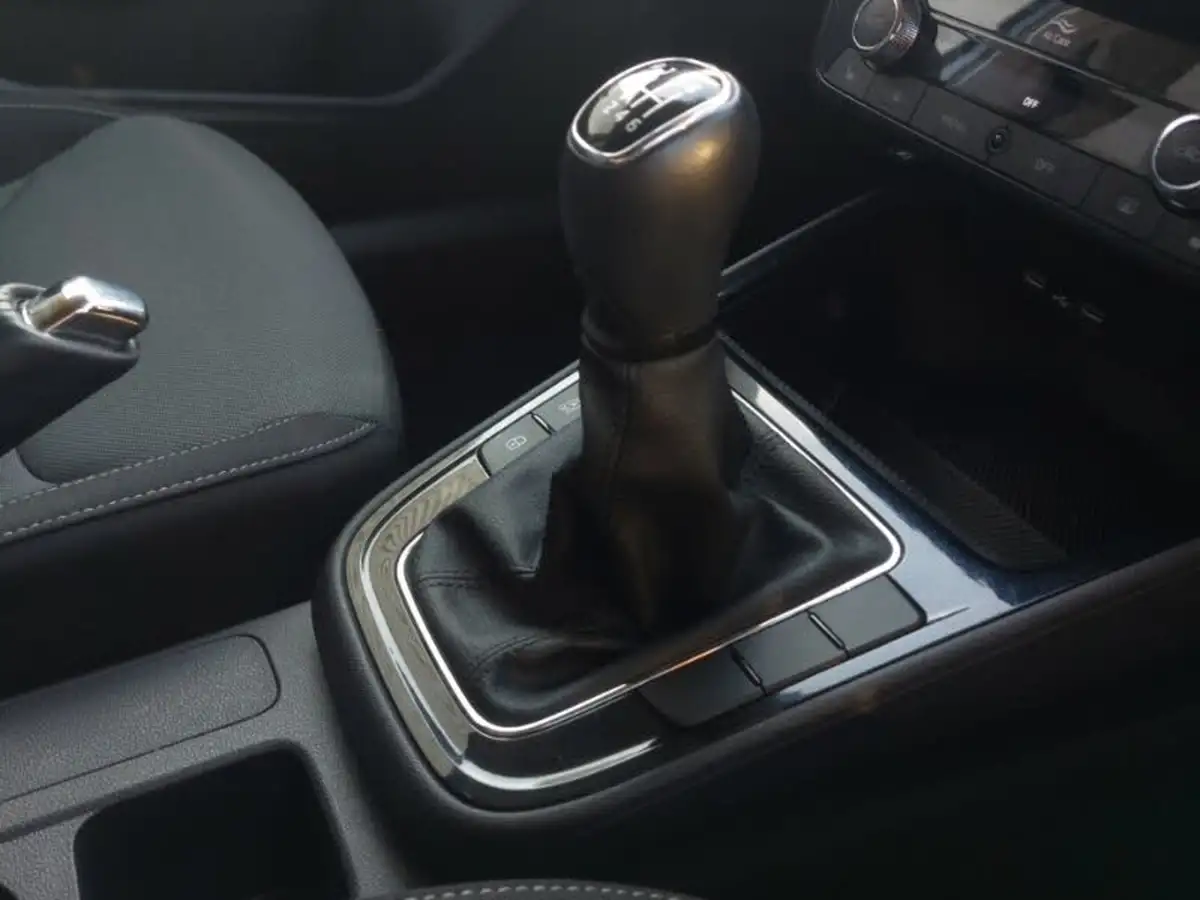 2022-skoda-fabia-10-tsi-colour-edition-109ps-big-13
