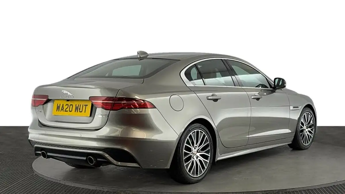 2020-jaguar-xe-20i-r-dynamic-s-250ps-big-3