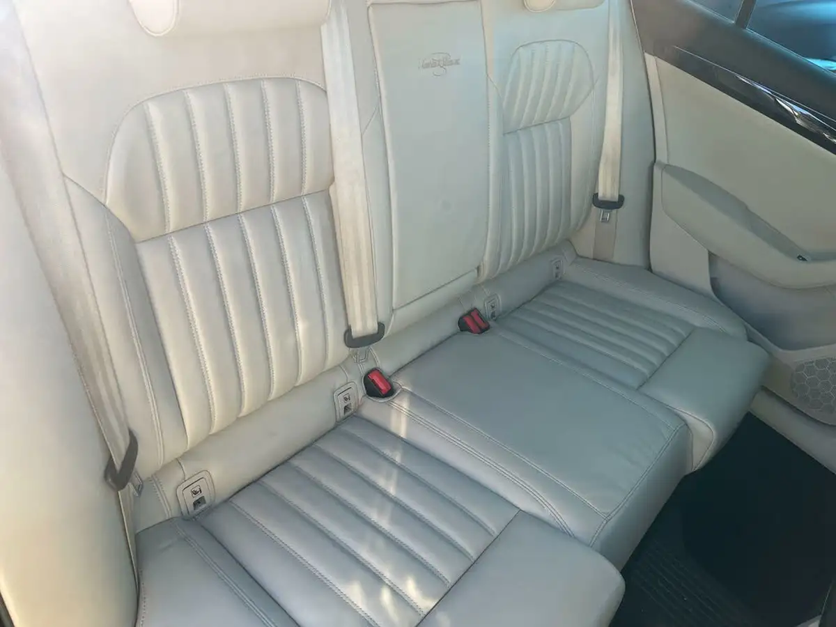 2018-skoda-superb-20tdi-scr-laurin-klement-190ps-estate-dsg-big-16