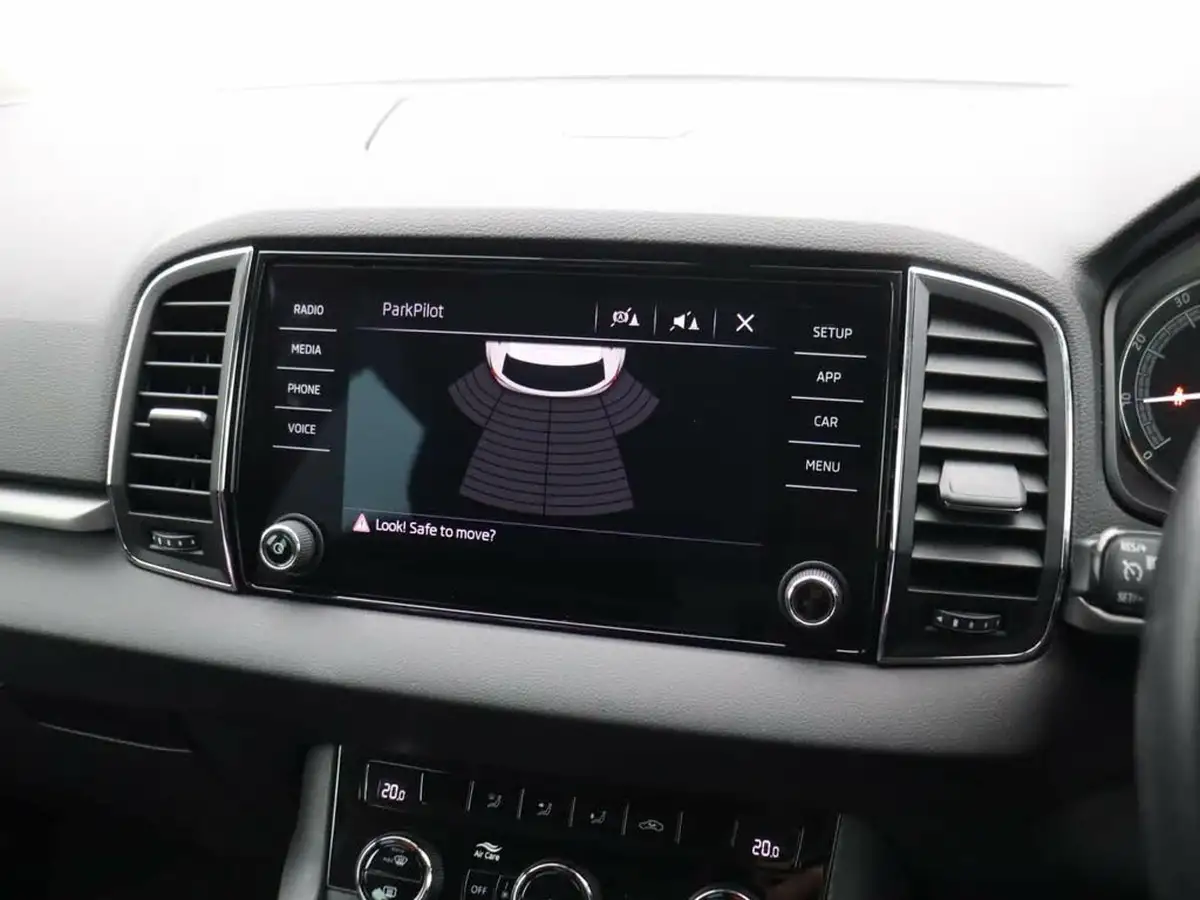2018-skoda-karoq-10-tsi-se-ss-big-18
