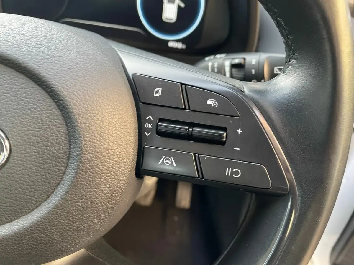 2021-hyundai-i20-10-t-gdi-se-connect-eclutch-imt-big-16