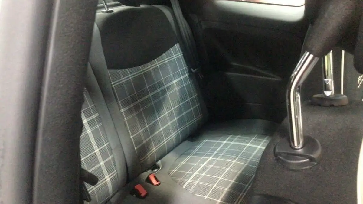 2021-fiat-500-10-lounge-big-5
