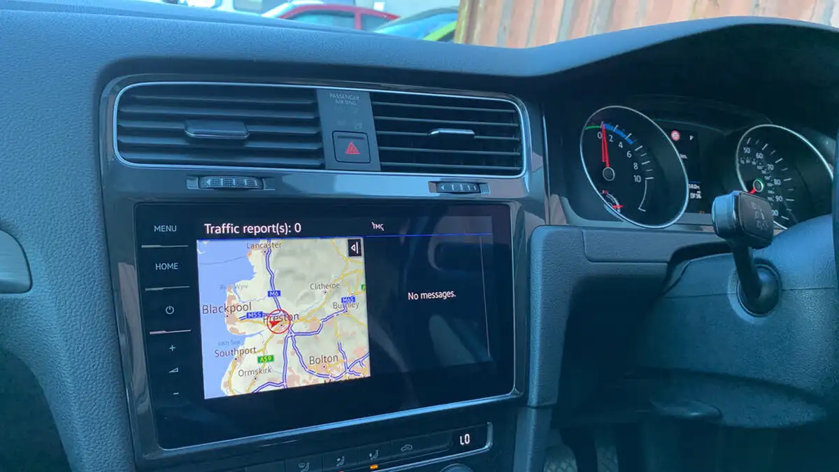 2019-volkswagen-golf-e-e-golf-big-40