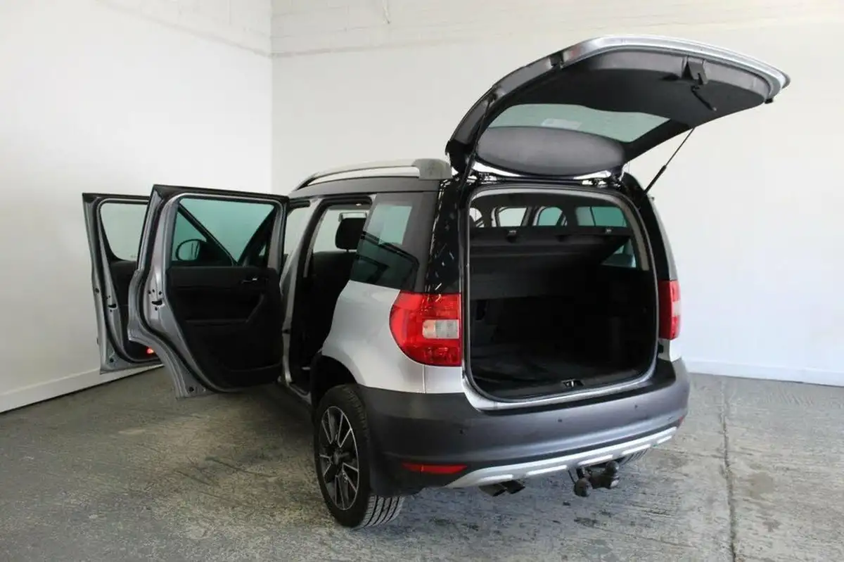 2013-skoda-yeti-20td-adventure-110bhp-big-14