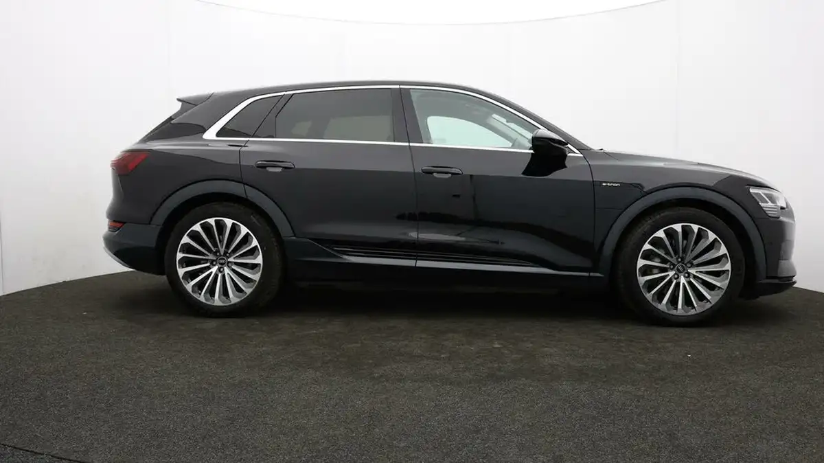 2021-audi-e-tron-50e-sport-station-wagon-big-31