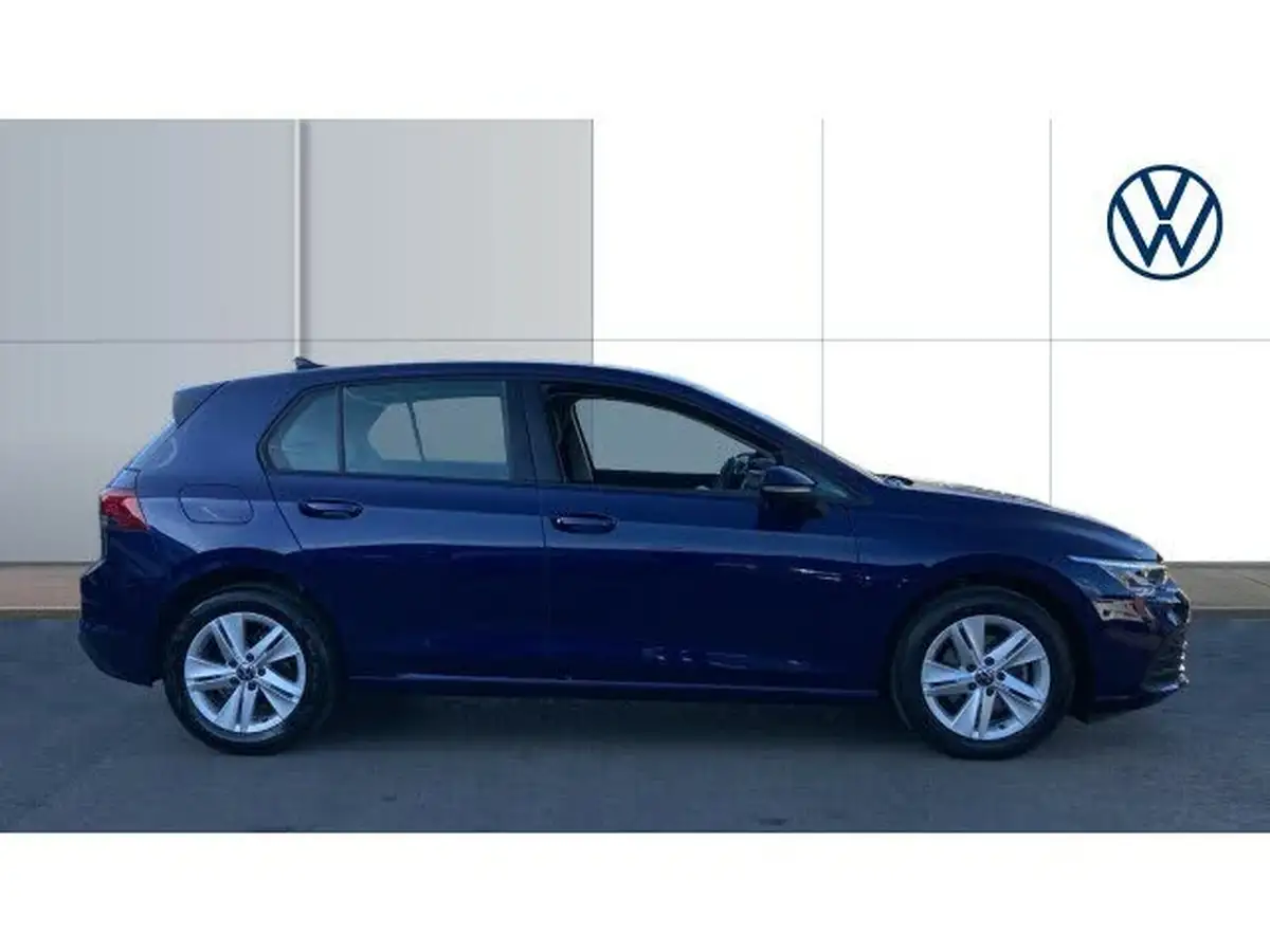 2023-volkswagen-golf-15-tsi-life-130ps-hatchback-big-3