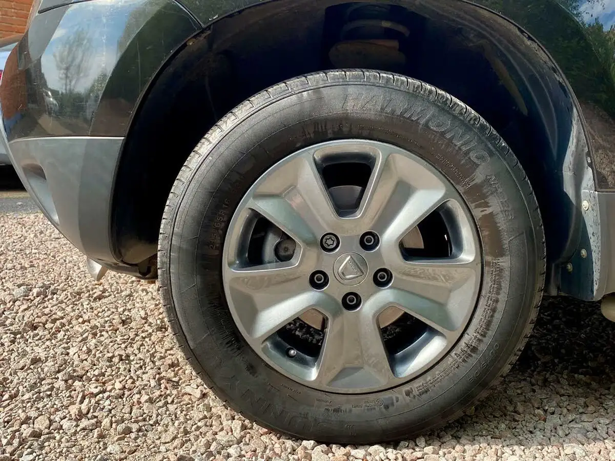 2015-dacia-duster-15dci-laureate-110bhp-station-wagon-5d-big-53