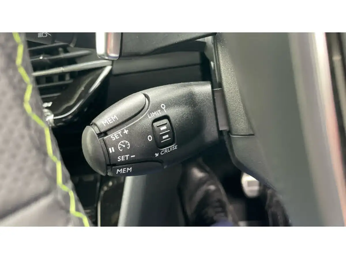 2024-peugeot-2008-suv-12-puretech-gt-130ps-eat8-big-33