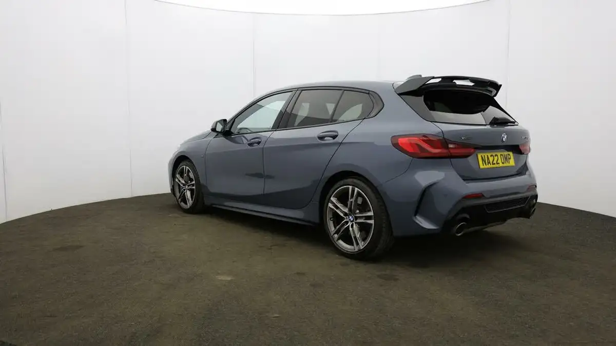 2022-bmw-1-series-20-m135i-xdrive-big-46