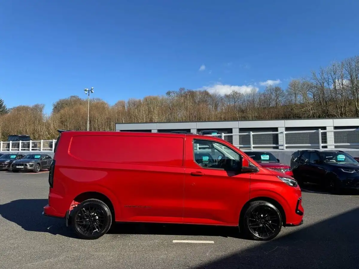 2025-ford-transit-custom-big-5