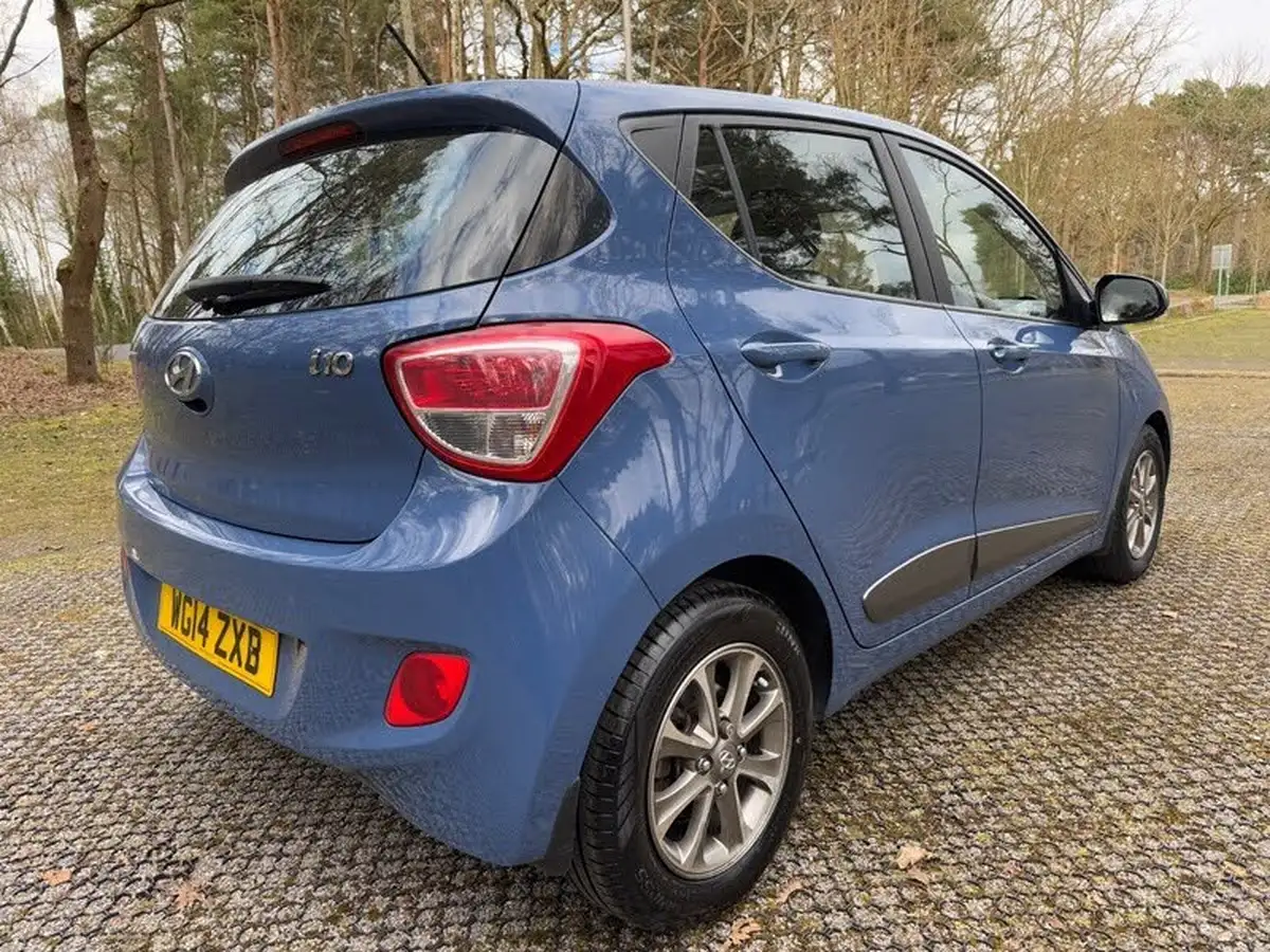 2014-hyundai-i10-10-premium-big-7