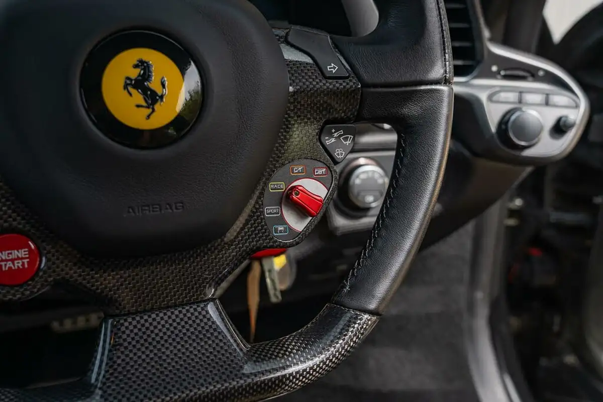 2011-ferrari-458-45-italia-big-49