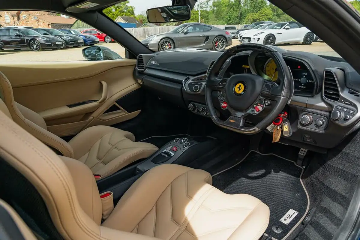 2011-ferrari-458-45-italia-big-2
