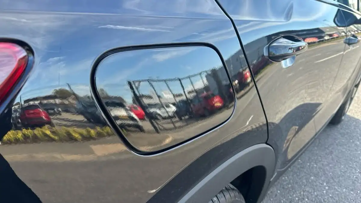 2025-volvo-xc40-20-b3-plus-black-edition-big-18