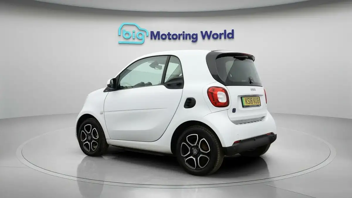 2018-smart-fortwo-e-prime-premium-plus-coupe-big-4