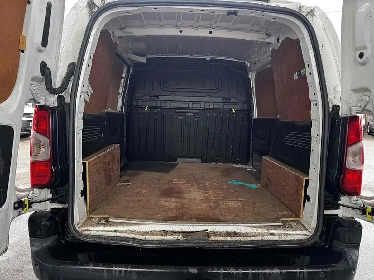 2020-peugeot-partner-12-puretech-1000-professional-110pseu6d-ss-big-15