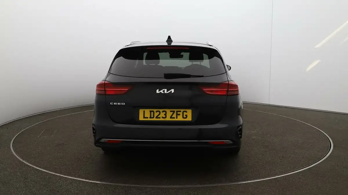 2022-kia-ceed-15-t-gdi-3-sportswagon-big-48