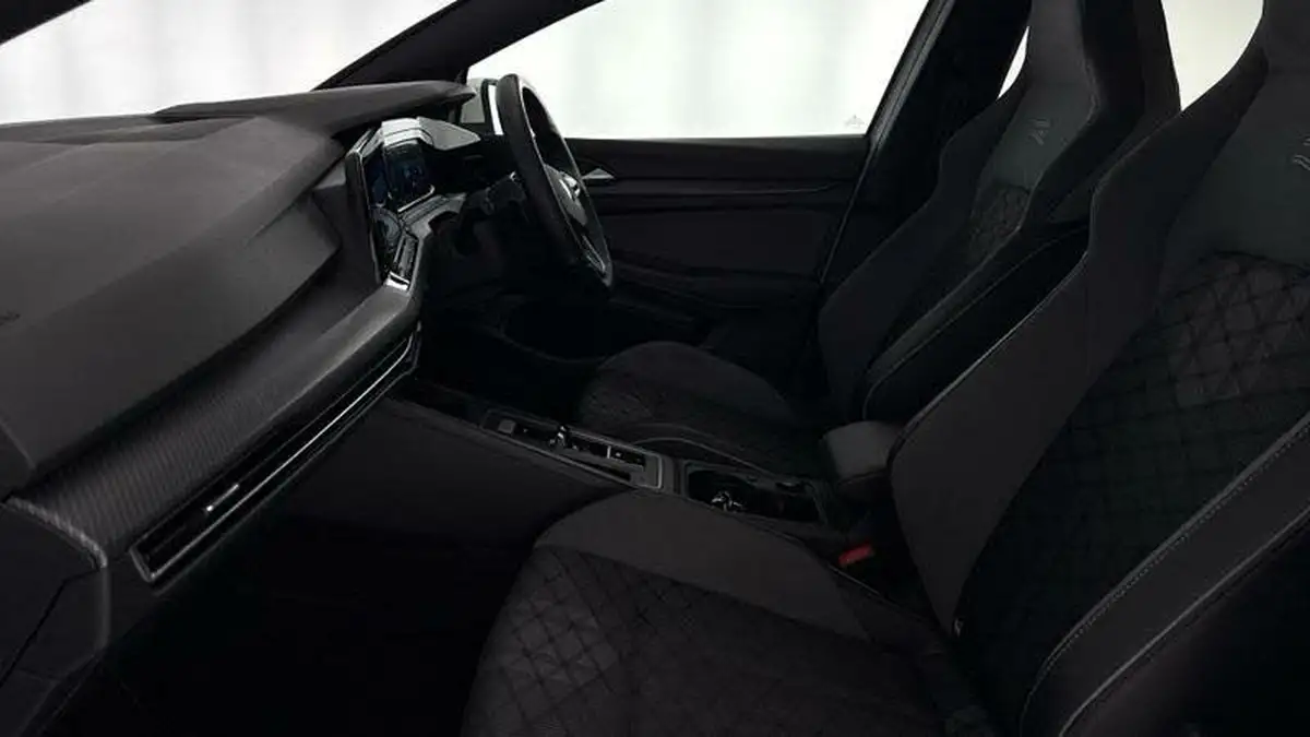 2022-volkswagen-golf-15-etsi-r-line-150ps-hatchback-big-37