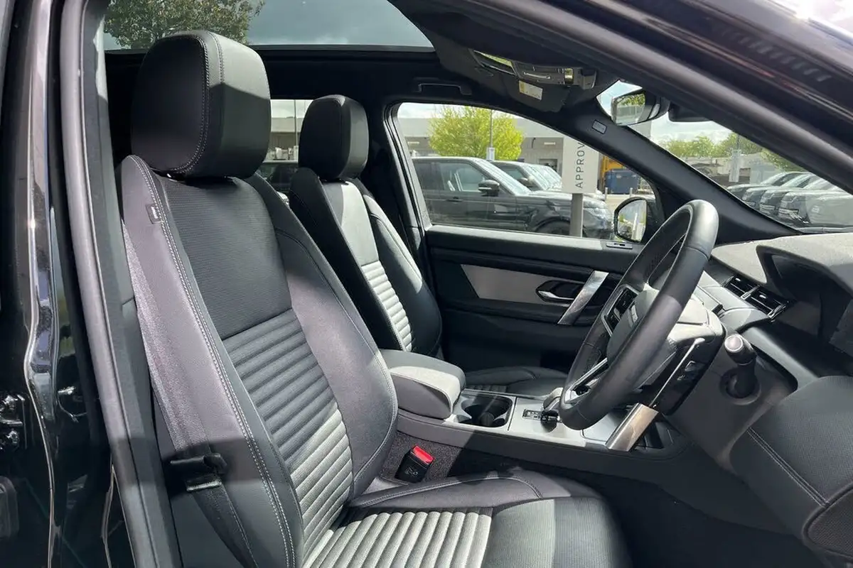 2024-land-rover-discovery-sport-15-p300e-dynamic-se-big-33