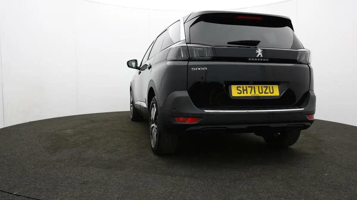 2021-peugeot-5008-suv-12-puretech-allure-big-25
