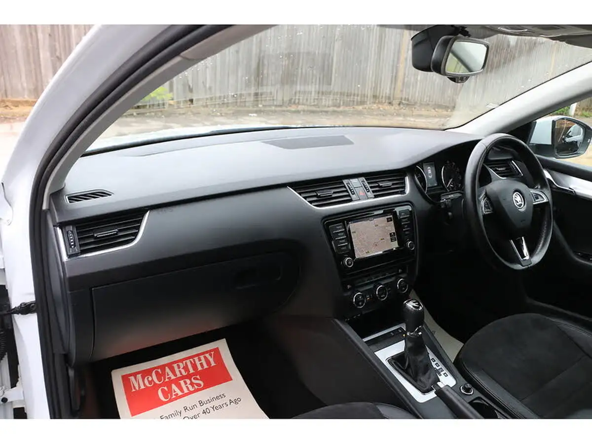2015-skoda-octavia-big-36