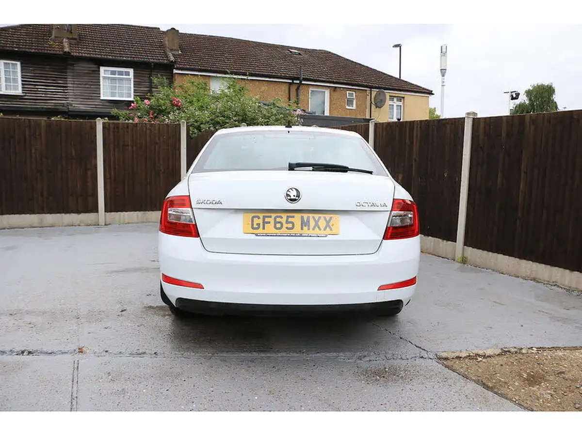 2015-skoda-octavia-big-12