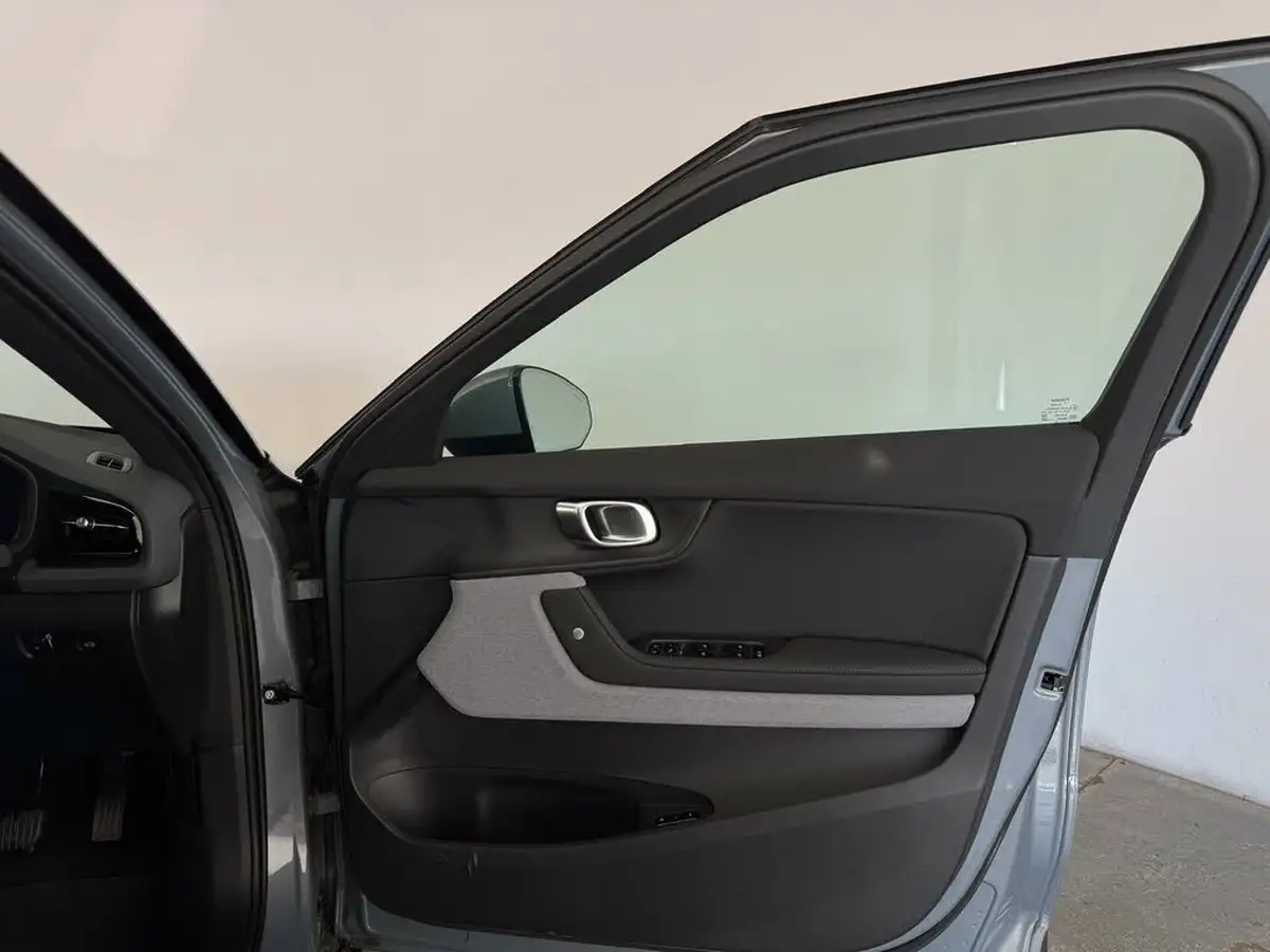 2020-polestar-polestar-2-e-ps2-big-27