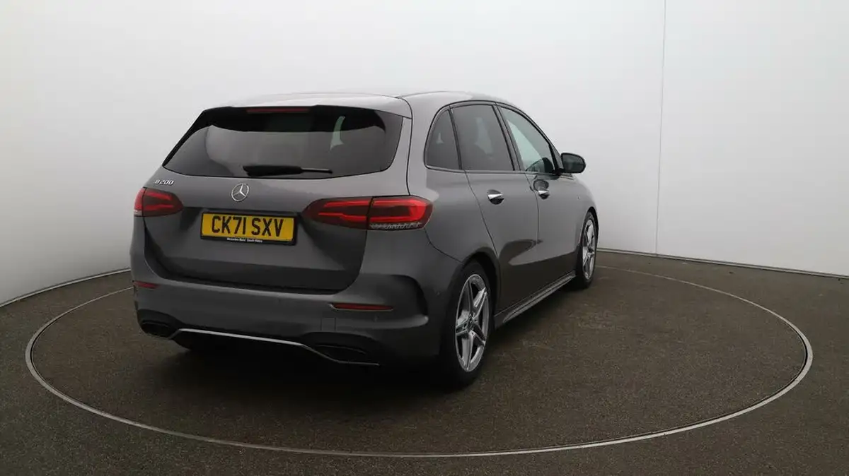 2021-mercedes-benz-b-class-13-b200-amg-line-premium-edition-big-47