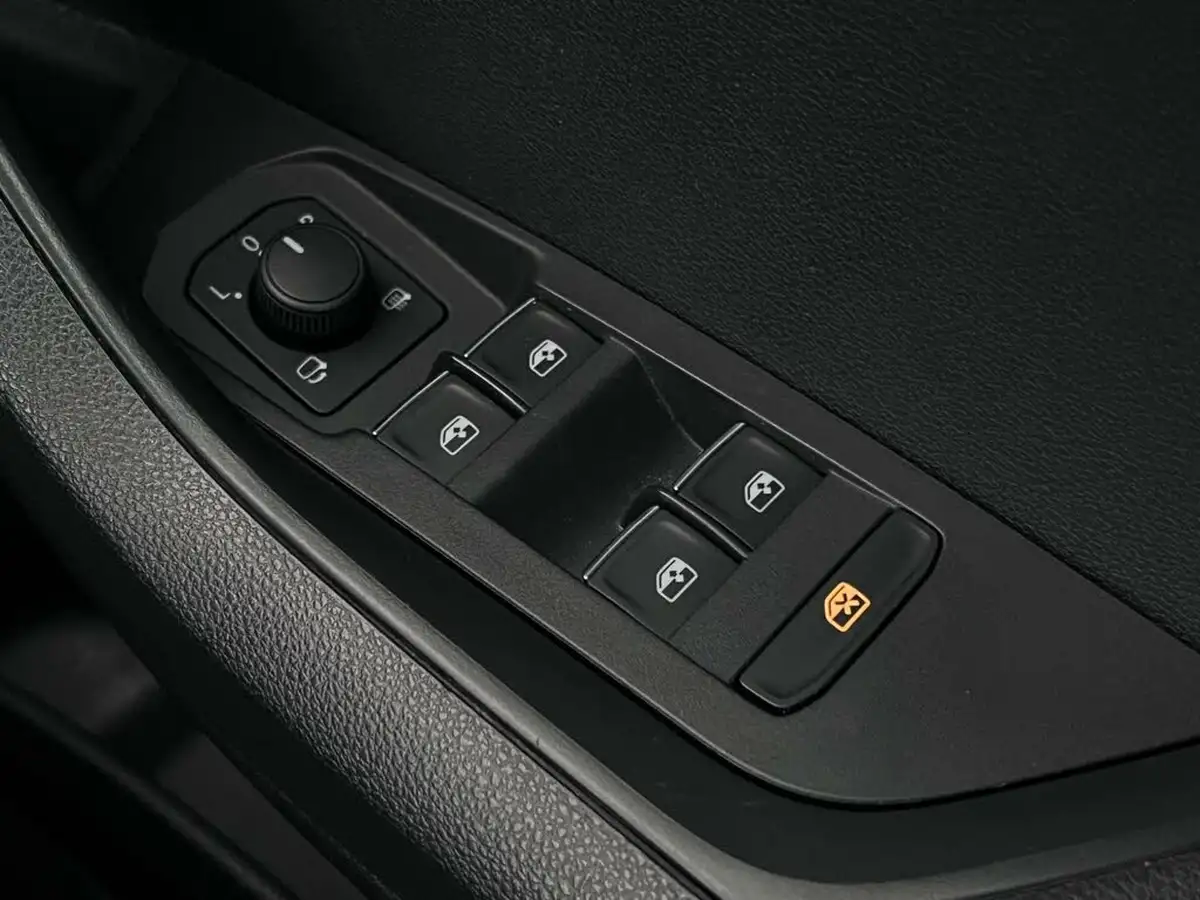 2018-skoda-karoq-15-tsi-se-l-ss-big-32