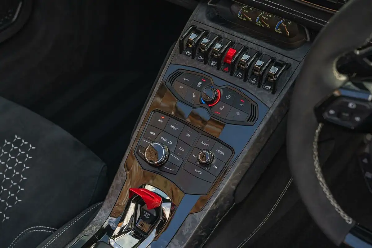 2018-lamborghini-huracan-52-performante-spyder-big-45