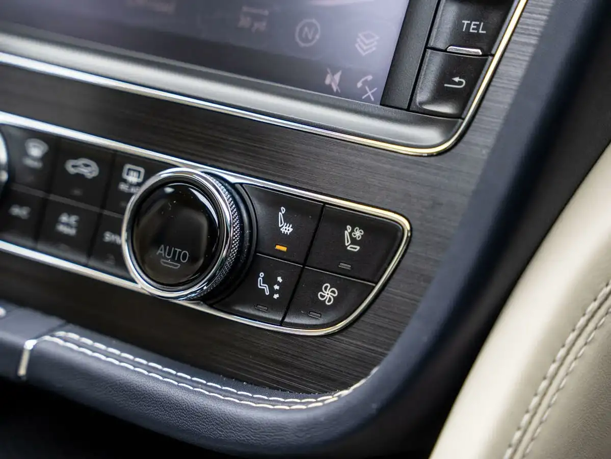 2017-bentley-bentayga-40-diesel-big-17