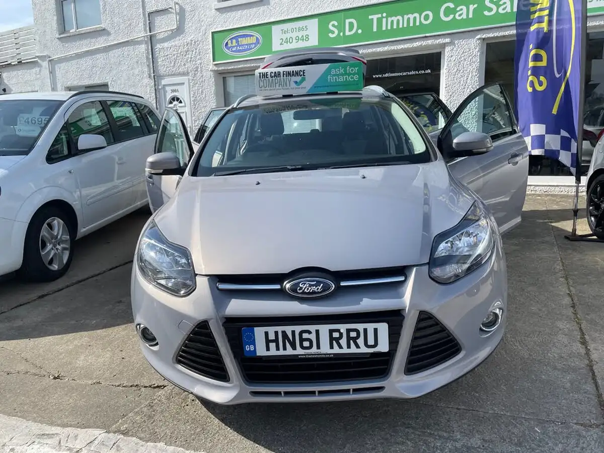 2012-ford-focus-16-zetec-ti-vct-125ps-estate-powershift-big-1