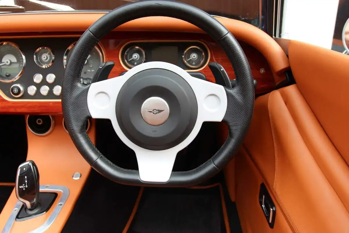2022-morgan-plus-4-20-auto-big-45