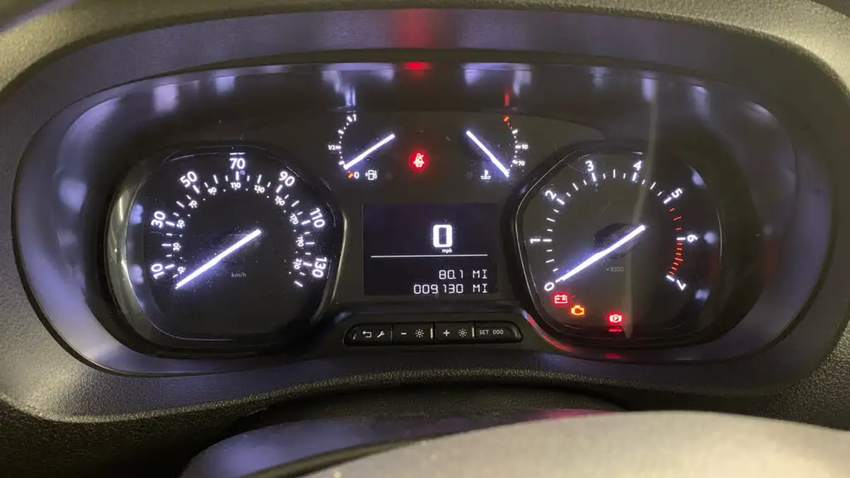 2023-peugeot-expert-20-bluehdi-professional-premium-long-1400-big-12