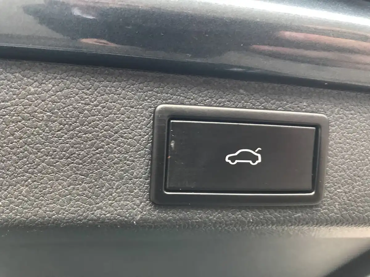 2021-skoda-superb-20tdi-se-l-150ps-estate-big-7